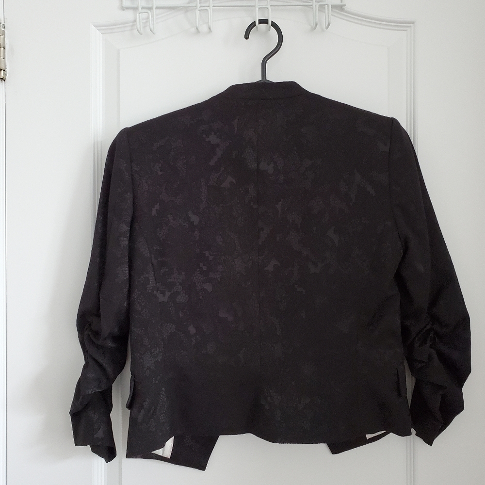 H&M Patterned Blazer with Ruched Sleeves. - Picture 5 of 7